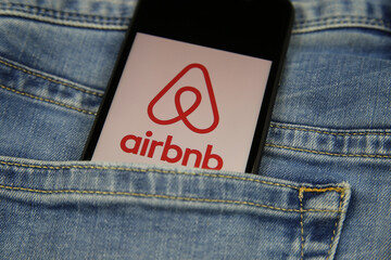 Using an Airbnb Management Service to Maximize Rental Revenue